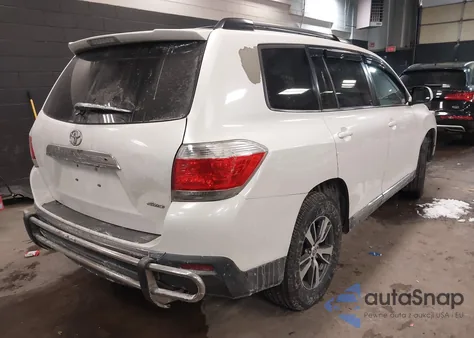 2011 Toyota Highlander Base V6 z USA, uszkodzony, nr VIN 5TDBK3EH5BS065557